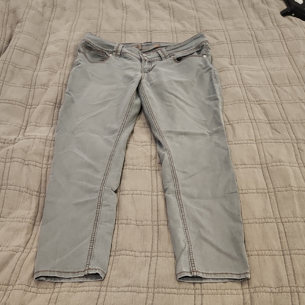 Seven7 Women's Soft Gray Jeggings Size 14!